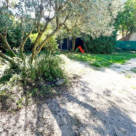 Apartment Ac - Car Parking - Garden - Near Ramparts *